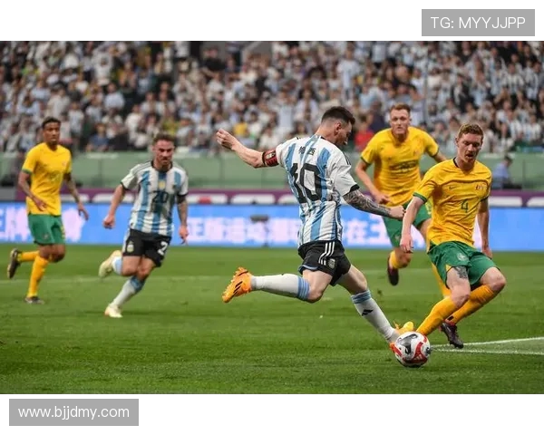 2001年阿根廷对阵中国足球友谊赛回顾与精彩瞬间分析