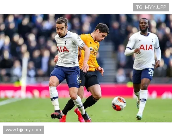 诺维奇与热刺精彩对决集锦回顾，重温激烈瞬间与精彩进球时刻