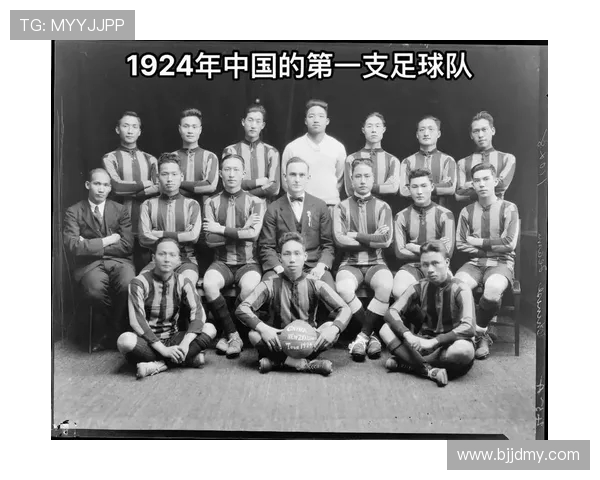 南京足球队与西安足球队赛后复盘团队协作的成功与不足分析